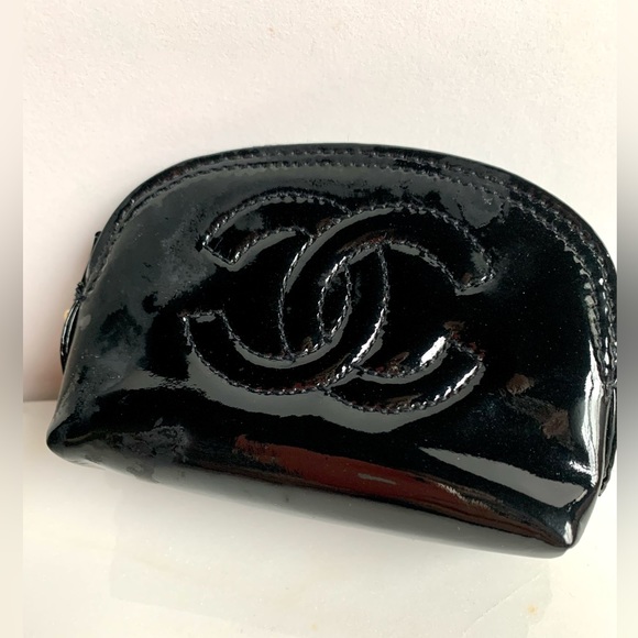 CHANEL 1995 PATENT LEATHER LOGO POUCH PURSE BAG BLACK GOLD TONE ZIPPER NEW TAGS - Picture 13 of 13